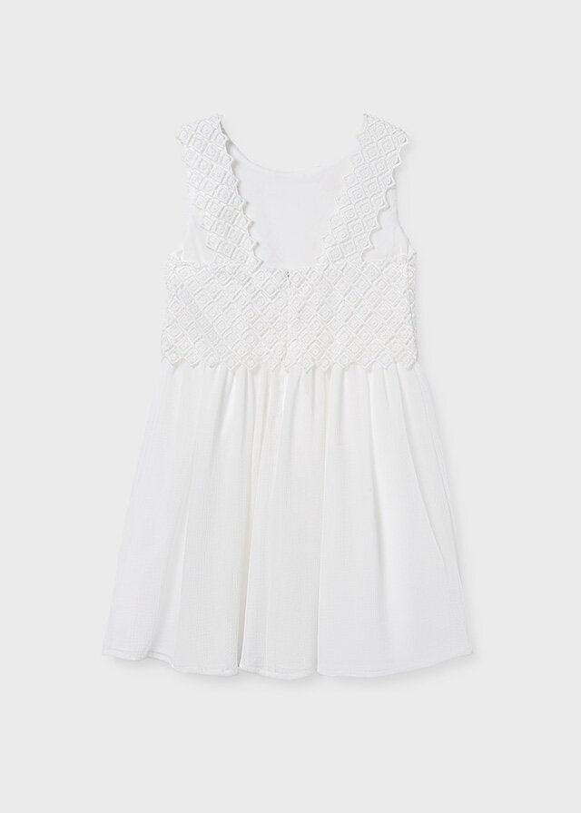 Abito elegante bianco Scugnizzi 0-16 senza maniche con corpetto ricamato e dettagli smerlati per bambina