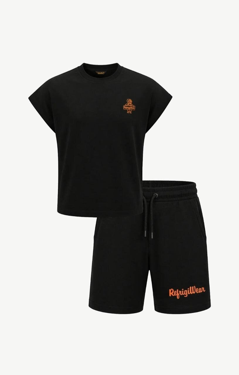 Completo nero Scugnizzi 0-16 composto da t-shirt e pantaloncini con logo RefrigiWear arancione e coulisse in vita.
