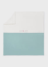 Copertina neonato Scugnizzi 0-16 Mayoral Newborn bicolore bianco e verde acqua con delicato ricamo floreale centrale