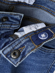 Dettaglio vita regolabile di pantaloni in denim blu Name It per bambini da Scugnizzi 0-16 con bottone e cuciture