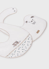 Set di due bavaglini Scugnizzi 0-16 Mayoral Newborn in cotone bianco con ricami di orsetti e dettagli a triangoli