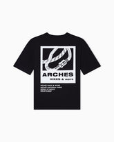 T-shirt nera in cotone Scugnizzi 0-16 EA7 Emporio Armani con grafica escursionistica a tema Arches sul retro