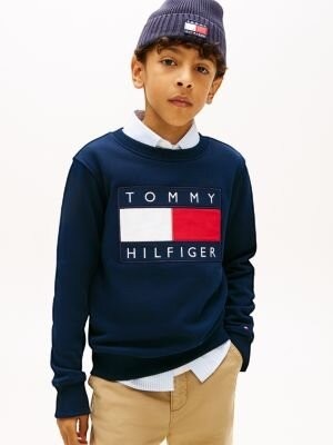Felpa blu navy in cotone per bambini di Tommy Hilfiger con logo a blocchi di colore sul davanti.