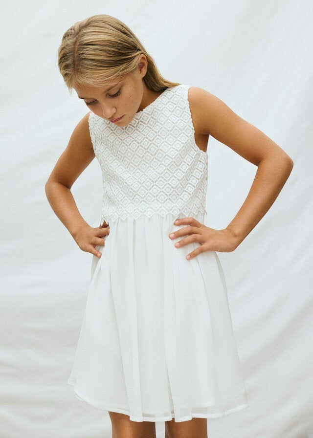 Abito elegante bianco Scugnizzi 0-16 senza maniche con corpetto ricamato geometrico e gonna fluida per bambina