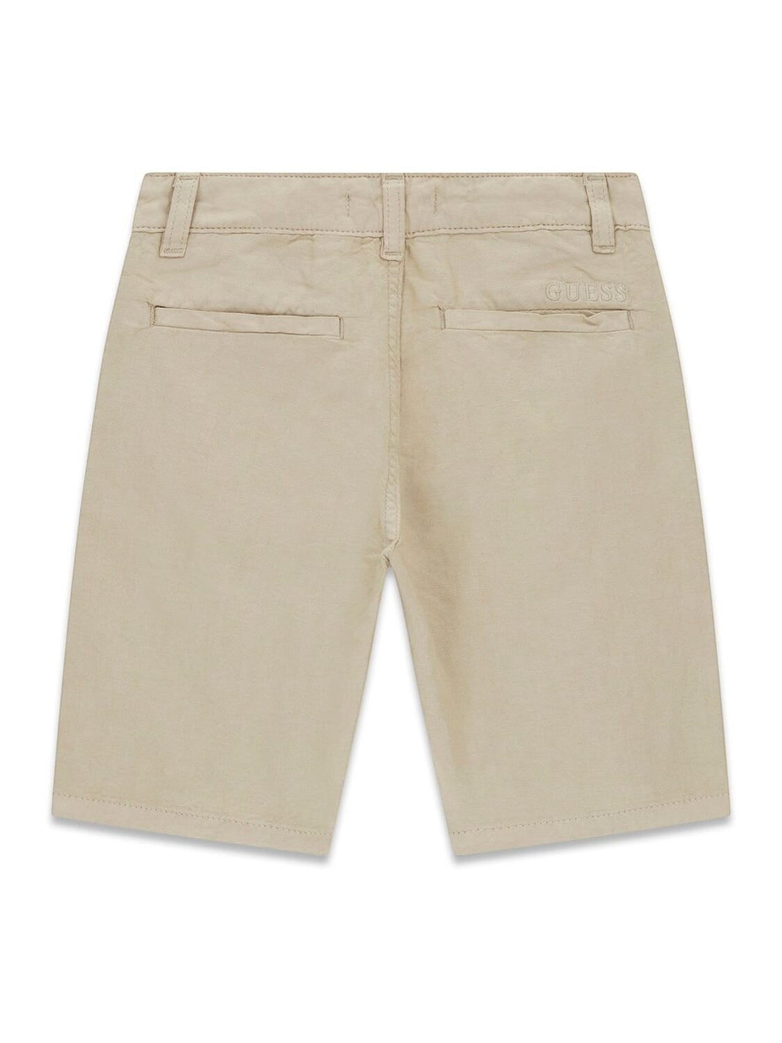 Pantaloncini Bermuda beige Scugnizzi 0-16 firmati GUESS con tasche posteriori e logo ricamato, vista posteriore.