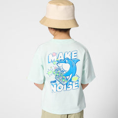 T-shirt Billieblush verde acqua in cotone con stampa grafica di uno squalo e scritta Make Some Noise sul retro