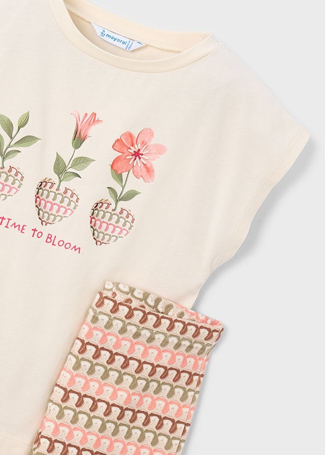Set bambina Scugnizzi 0-16: maglietta color crema con stampa floreale e scritta "Time to Bloom", pantaloni con fantasia geometrica rosa e marrone.